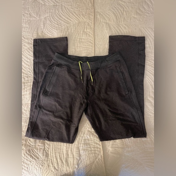 Lulu Lemon sweatpants - Picture 1 of 8